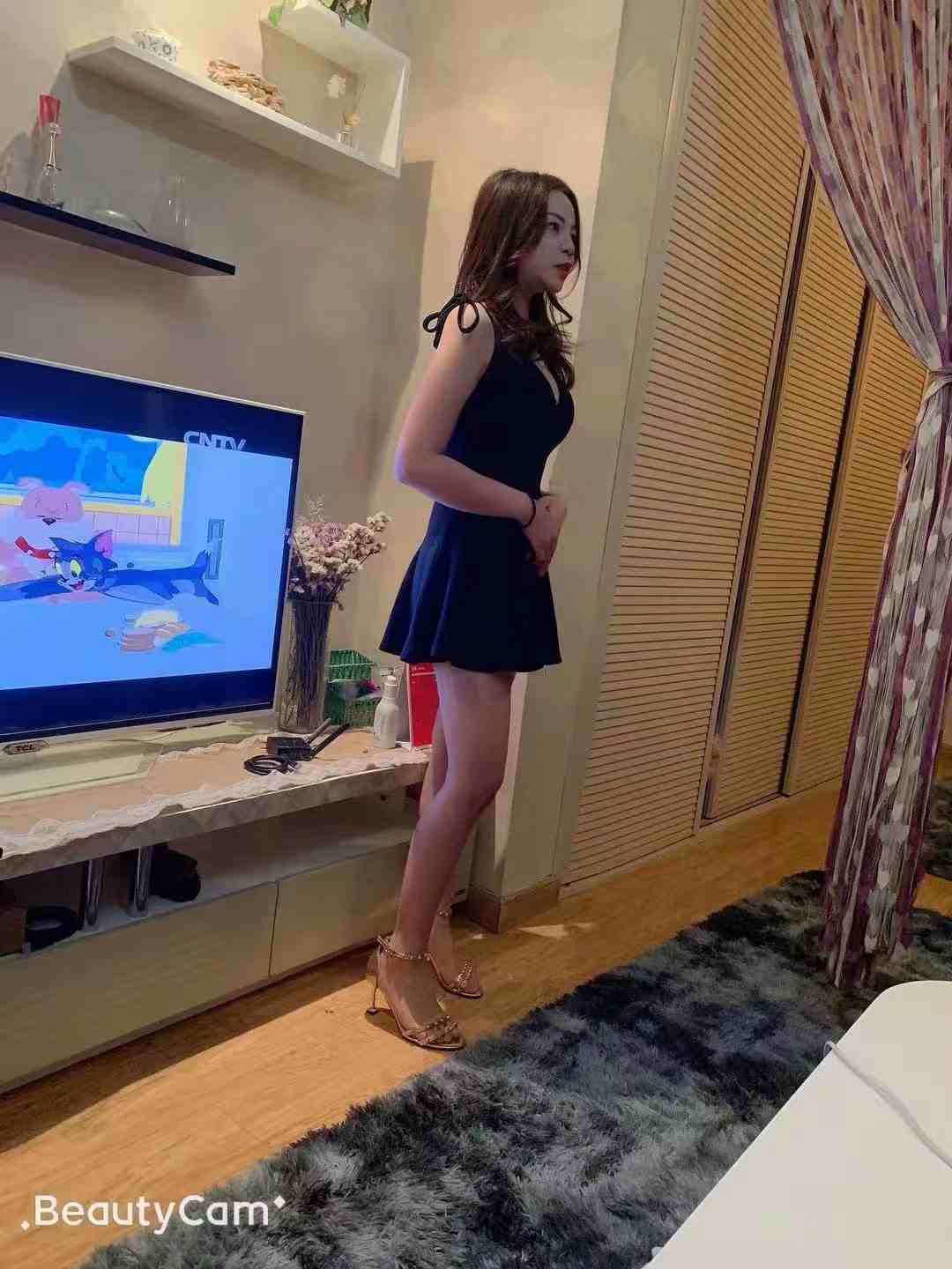 年轻漂亮，服务超赞的小姐姐